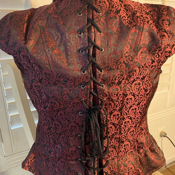 Gothic black and burgundy corset top - Picture 7 of 14